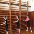 A op�t battement tendu - i zku�en� gymnastky si mus� opakovat z�klady