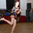 Aneta Wottawová ve vystoupení s kuželi.