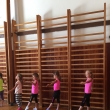 Battement tendu, aneb prop�n�me �pi�ky a kolena