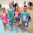 Nad�je po z�vod� (zleva) Diana Petr��lkov�, Barbora Suchardov�, Anna Milerov� a Sofie Krsteva, Jabloneck� perli�ka, 23. 4. 2016