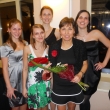 B�val� z�vodnice (zleva) Jana Fickerov� a Michaela �erven� se sv�mi tren�rkami Ditou, Evou a Ninou Bachro�ovou.