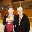Eva Bachro�ov� a V�ra Nedb�lkov� s trofejemi sv�ch sv��enky�, �steck� poh�r 15. 4.