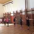 T�et� pozice rukou se hod� pro manipulaci s n��in�m u v�dr�� i piruet