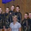 Juniorsk� spole�n� skladba s tren�rkou Jitkou Pol�chovou, zleva: Kate�ina Jura�kov�, Tereza �i�kov�, Aneta Wottawov�, Monika Charv�tov�, Aneta �erm�kov� a Kate�ina Chlebe�kov�.